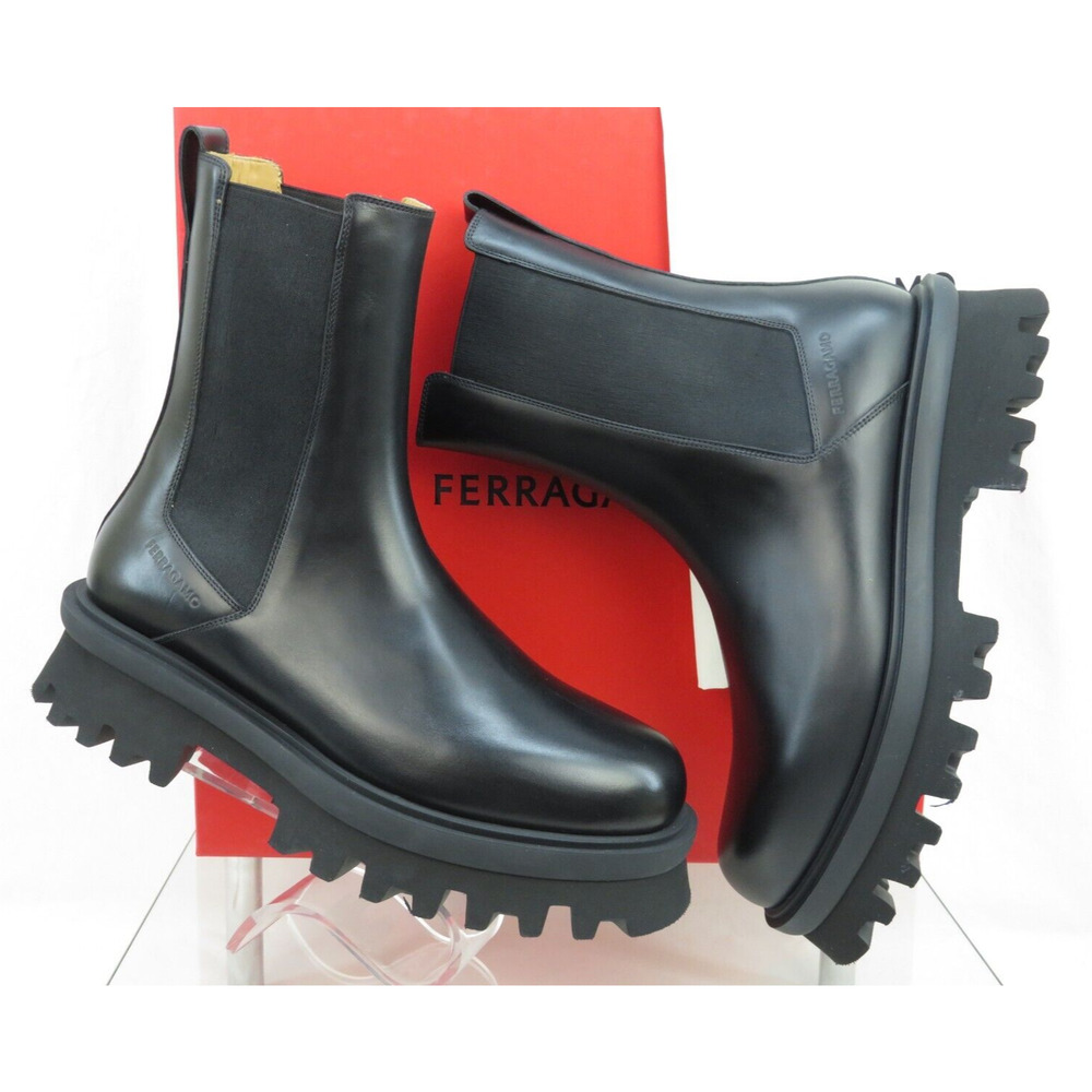 NIB FERRAGAMO FLASH BLACK LEATHER LOGO PLATFORM PULL CHELSEA ANKLE BOOTS 9 M